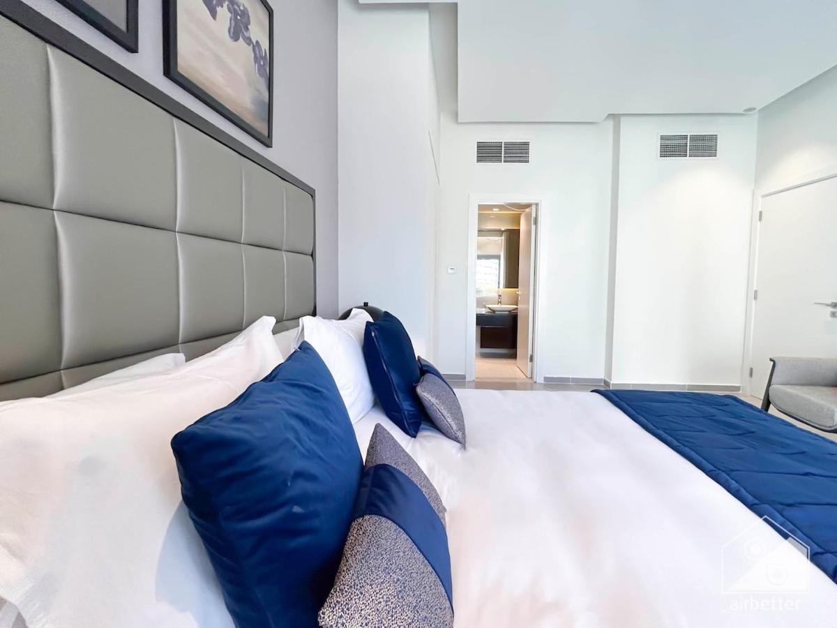 Luxury Stay At Damac Majestine With Balcony & Views 두바이 외부 사진