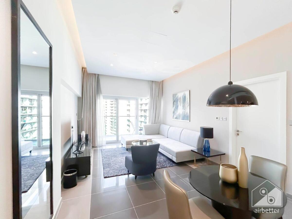Luxury Stay At Damac Majestine With Balcony & Views 두바이 외부 사진